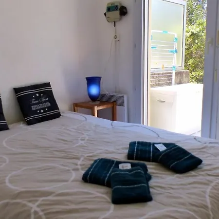 33 M With Garden And Terrace Apartment